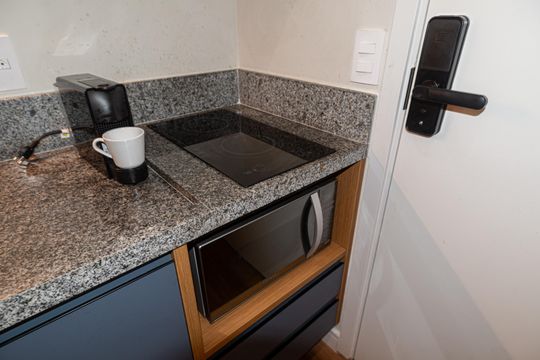 Cozinha de kitnet/studio à venda com 1 quarto, 24m² em Consolação, São Paulo