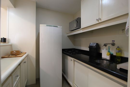 Cozinha de apartamento para alugar com 1 quarto, 98m² em Itaim Bibi, São Paulo