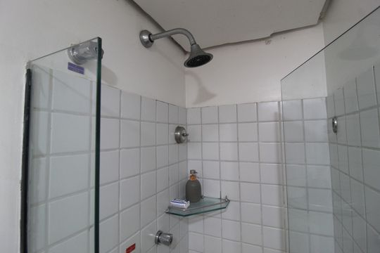 Banheiro de apartamento para alugar com 1 quarto, 98m² em Itaim Bibi, São Paulo