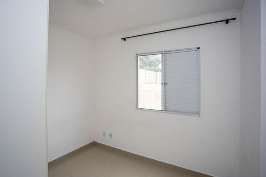 Quarto 2 de apartamento para alugar com 2 quartos, 43m² em Canhema, Diadema