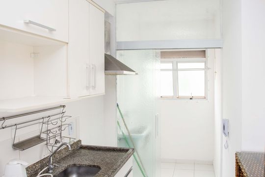 Cozinha de apartamento para alugar com 2 quartos, 43m² em Canhema, Diadema