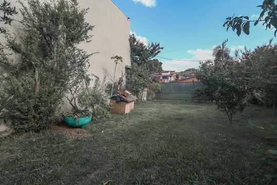 Fundos de casa à venda com 6 quartos, 600m² em Jardim Itu, Porto Alegre