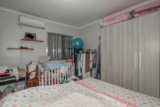 Quarto 4 de casa à venda com 6 quartos, 600m² em Jardim Itu, Porto Alegre