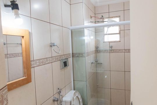 Banheiro de apartamento à venda com 2 quartos, 55m² em Jardim Amazonas, Campinas