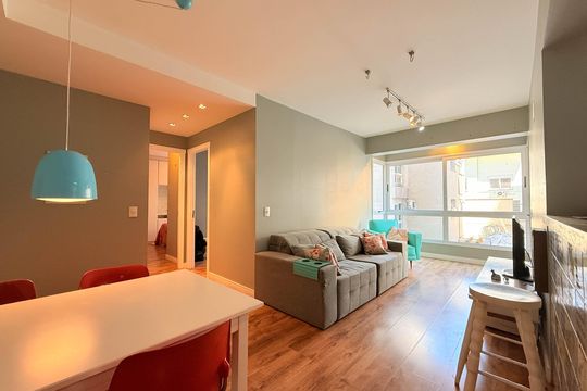 Sala de apartamento para alugar com 2 quartos, 69m² em Petrópolis, Porto Alegre