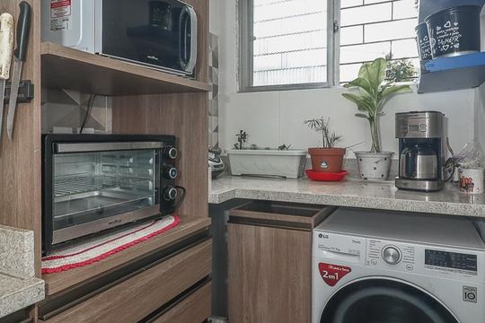 Cozinha de apartamento à venda com 2 quartos, 48m² em Jardim Itu, Porto Alegre