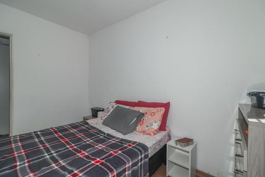 Quarto de apartamento à venda com 2 quartos, 48m² em Jardim Itu, Porto Alegre
