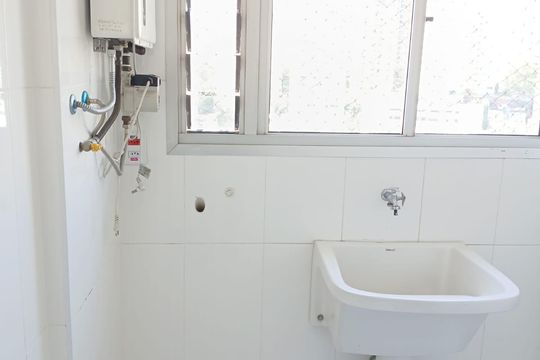 Área de serviço de apartamento para alugar com 3 quartos, 73m² em Jardim da Gloria, São Paulo