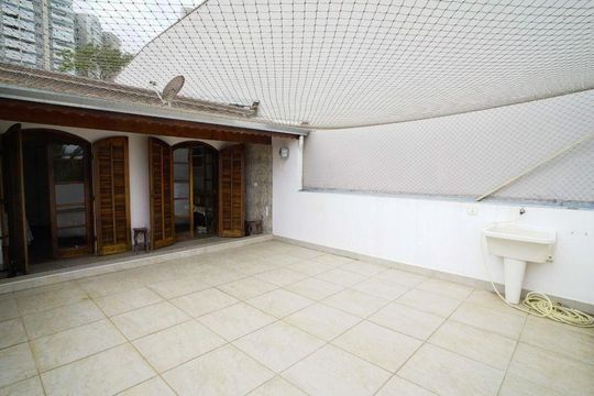 Casa à venda com 3 quartos, 200m² em Vila Eldizia, Santo André