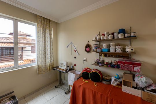 Suíte 2 de casa à venda com 4 quartos, 420m² em Quintas Ii, Nova Lima