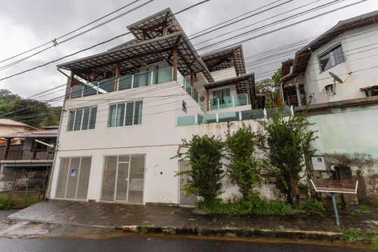 Fachada  de casa à venda com 4 quartos, 420m² em Quintas Ii, Nova Lima
