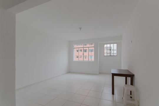 Sala/Quarto de kitnet/studio à venda com 1 quarto, 30m² em Liberdade, São Paulo