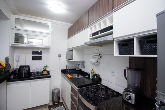 Cozinha e Área de Serviço de apartamento à venda com 3 quartos, 133m² em Cabral, Contagem