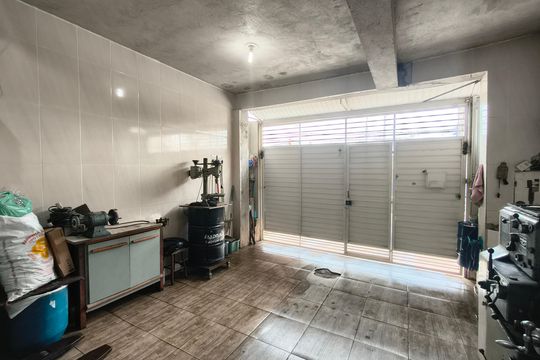 Garagem de casa à venda com 2 quartos, 150m² em Jardim Pedreira, São Paulo