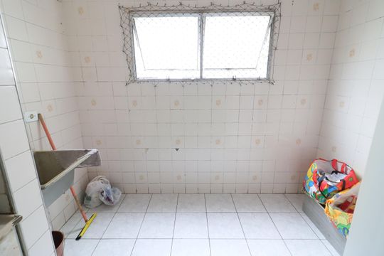 Cozinha e Área de Serviço de apartamento à venda com 2 quartos, 61m² em Veloso, Osasco
