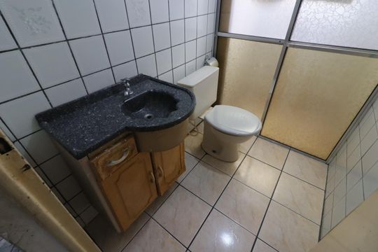 Banheiro de apartamento à venda com 2 quartos, 61m² em Veloso, Osasco