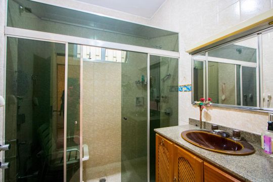Banheiro de casa à venda com 3 quartos, 100m² em Campestre, Santo André