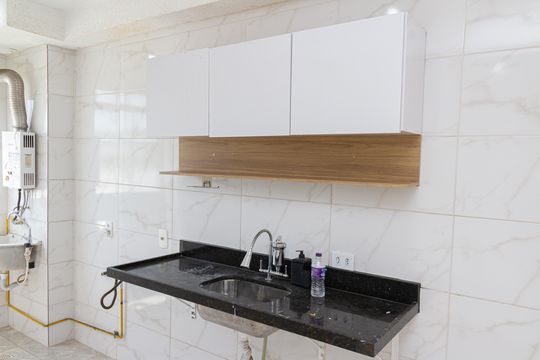 Cozinha de apartamento para alugar com 2 quartos, 55m² em Cosmos, Rio de Janeiro