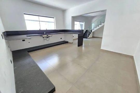 Casa à venda com 3 quartos, 261m² em Vila Matilde, São Paulo