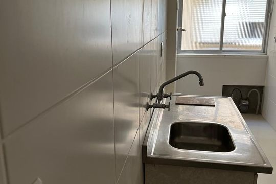 Cozinha  de apartamento à venda com 1 quarto, 37m² em Farroupilha, Porto Alegre