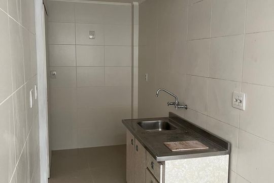 Cozinha  de apartamento à venda com 1 quarto, 37m² em Farroupilha, Porto Alegre