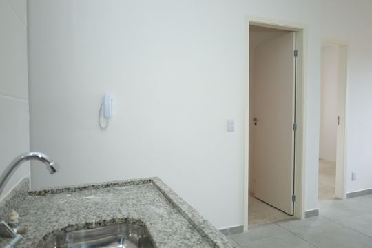 Cozinha de apartamento à venda com 2 quartos, 41m² em Vila Carmosina, São Paulo