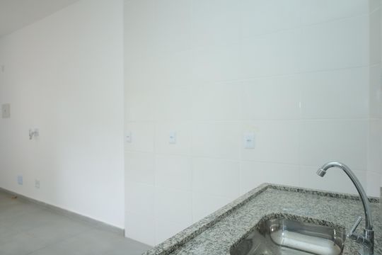 Cozinha de apartamento à venda com 2 quartos, 41m² em Vila Carmosina, São Paulo