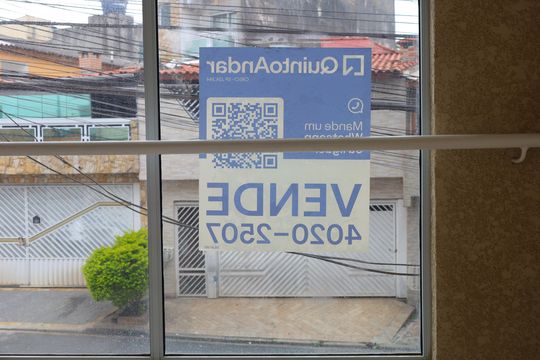 FachaPlaca instalada no vidro da fachada - código da placa: EEJV-297da do condomínio - Placa instalada no vidro da fachada - código da placa: de apartamento à venda com 2 quartos, 41m² em Vila Carmosina, São Paulo