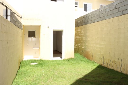 Casa de Condomínio para alugar com 2 quartos, 55m² em Chácara Ondas Verdes, Cotia