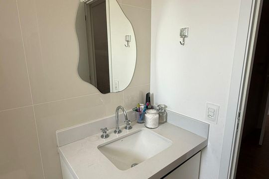 Banheiro da Suíte 2 de apartamento para alugar com 3 quartos, 116m² em Vila Mogilar, Mogi das Cruzes