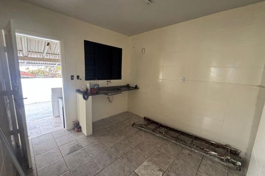 Cozinha de casa para alugar com 3 quartos, 120m² em Saraiva, Uberlândia