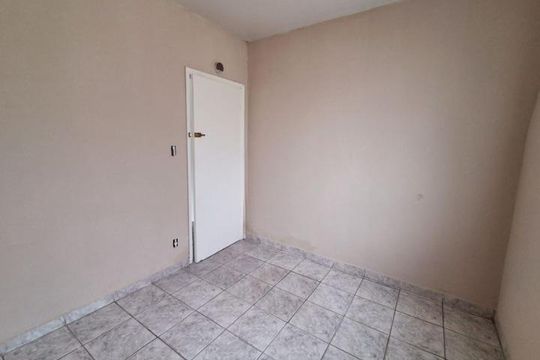 quarto 3 de casa para alugar com 3 quartos, 120m² em Saraiva, Uberlândia