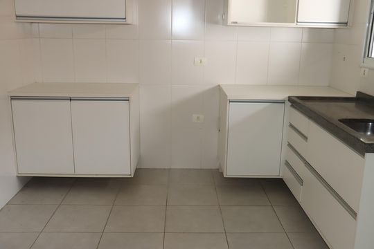 Casa de Condomínio para alugar com 2 quartos, 100m² em Caiapia, Cotia