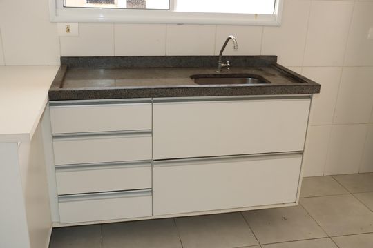 Casa de Condomínio para alugar com 2 quartos, 100m² em Caiapia, Cotia