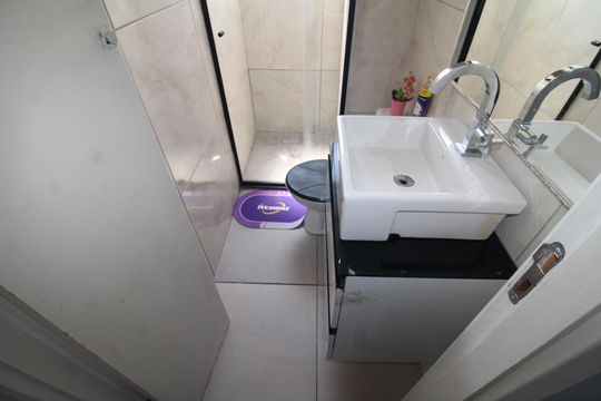 Banheiro de apartamento para alugar com 2 quartos, 50m² em Vila Jaraguá, São Paulo