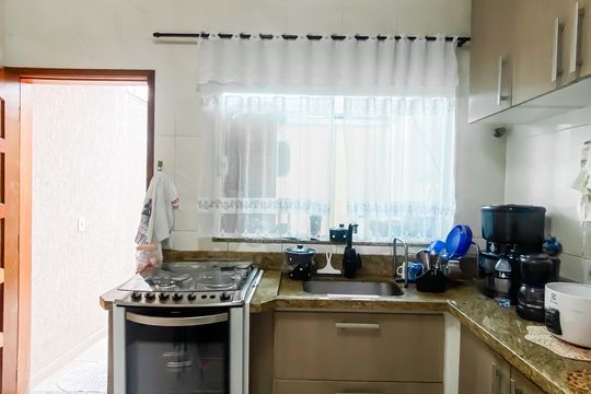 Casa à venda com 3 quartos, 110m² em Vila Nhocuné, São Paulo