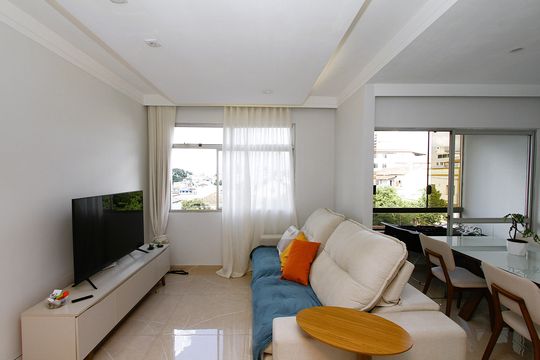 Sala de apartamento à venda com 3 quartos, 90m² em Nova Suíça, Belo Horizonte