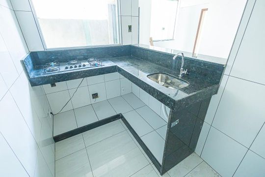 cozinha de apartamento para alugar com 2 quartos, 44m² em São Gabriel, Belo Horizonte