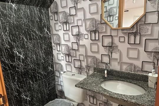 Banheiro de casa de condomínio para alugar com 2 quartos, 60m² em Chácara do Solar III, Santana de Parnaíba
