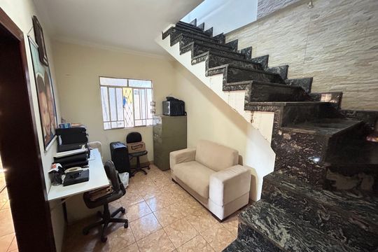 Casa à venda com 4 quartos, 360m² em Candelária, Belo Horizonte