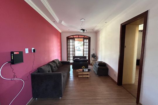 Casa à venda com 4 quartos, 360m² em Candelária, Belo Horizonte