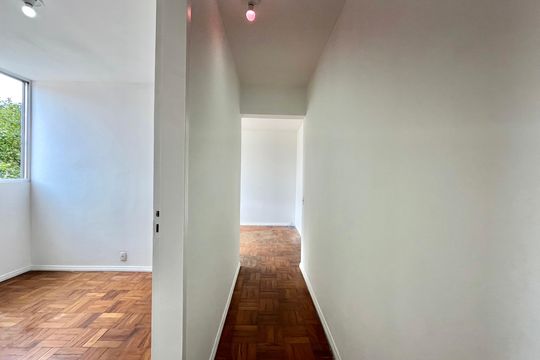 Corredor de apartamento para alugar com 2 quartos, 67m² em Jardim Brasil (zona Sul), São Paulo