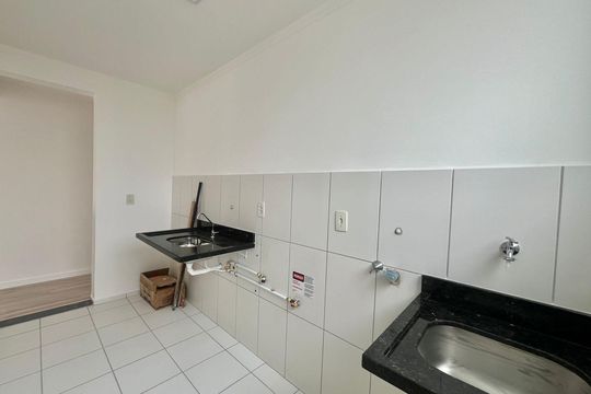 Cozinha a Área de Serviço de apartamento à venda com 2 quartos, 44m² em Loteamento Parque São Martinho, Campinas