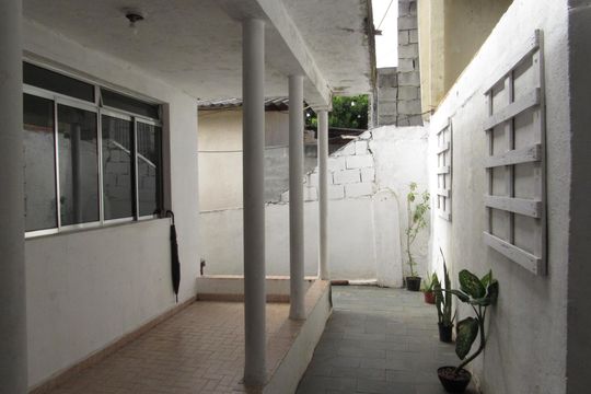 Área externa de casa à venda com 3 quartos, 228m² em Quitaúna, Osasco
