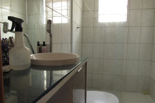 Banheiro 1 de casa à venda com 3 quartos, 228m² em Quitaúna, Osasco