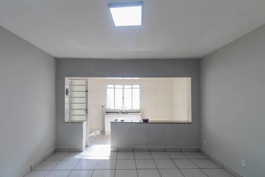 Casa para alugar com 1 quarto, 55m² em Vila Alpina, São Paulo