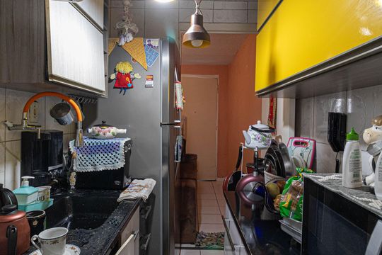 Cozinha e Área de Serviço de apartamento à venda com 2 quartos, 45m² em Conjunto Residencial José Bonifácio, São Paulo