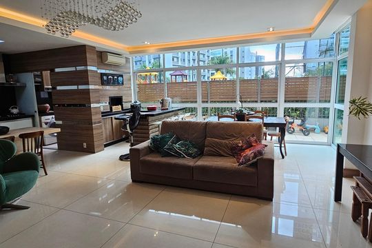 Apartamento à venda com 3 quartos, 193m² em Jardim do Salso, Porto Alegre