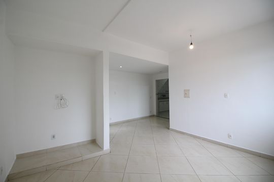 Sala de casa à venda com 1 quarto, 64m² em Taquara, Rio de Janeiro