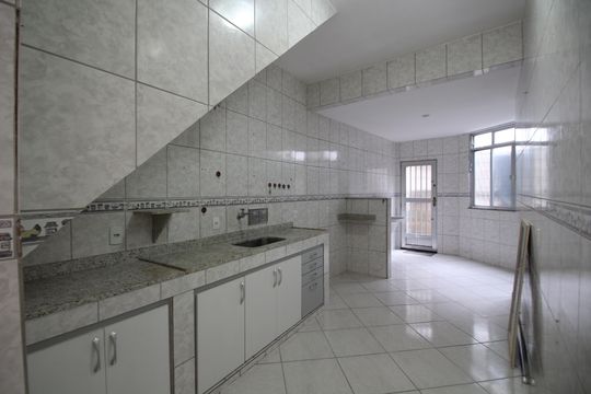 Cozinha de casa à venda com 1 quarto, 64m² em Taquara, Rio de Janeiro